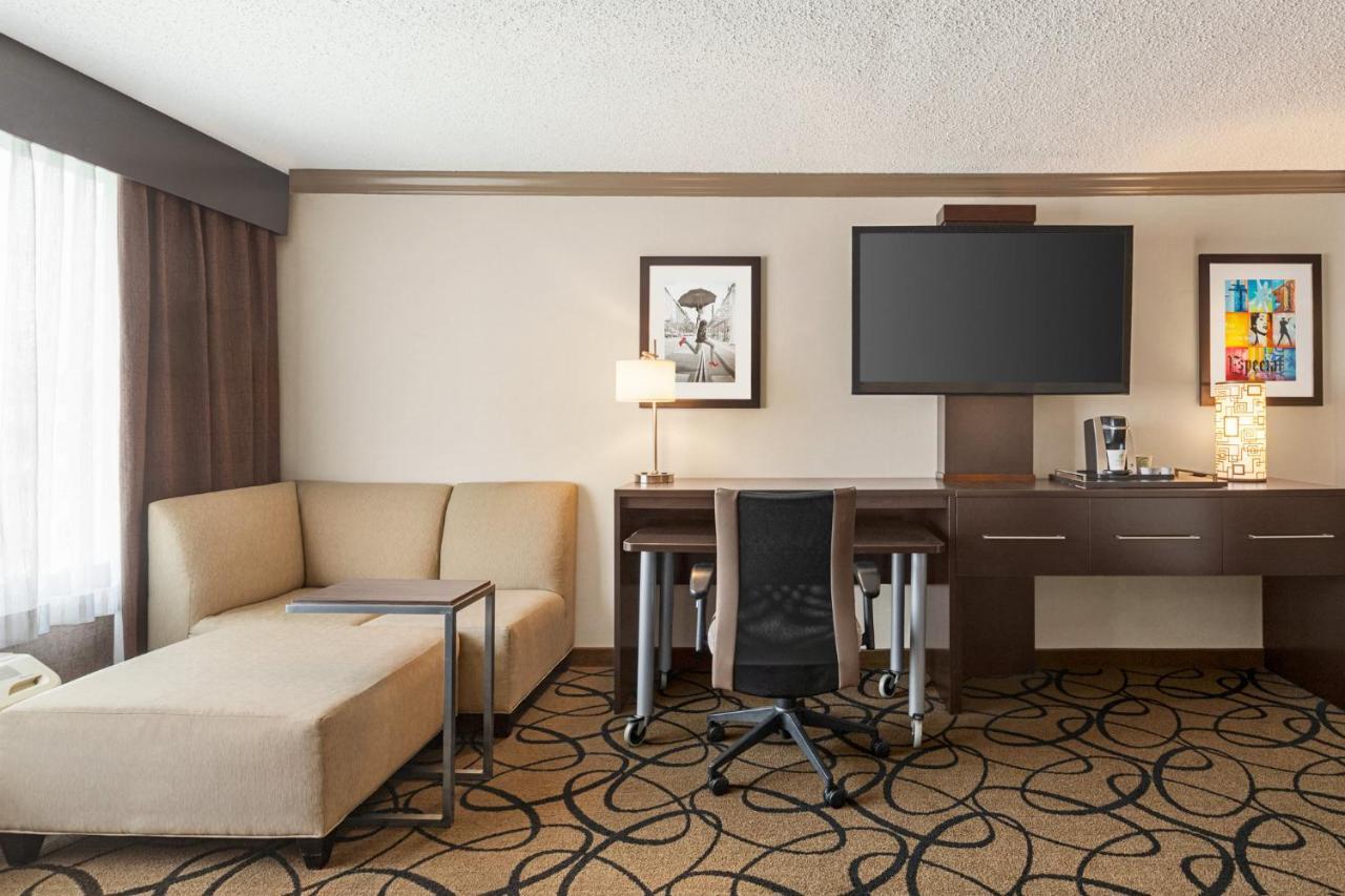 Holiday Inn Boston - Cambridge Area By Ihg Somerville Dış mekan fotoğraf